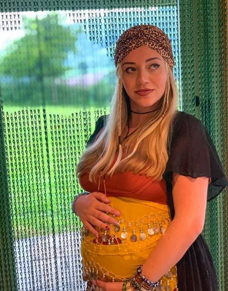 Kelsey Hardwick is an actress