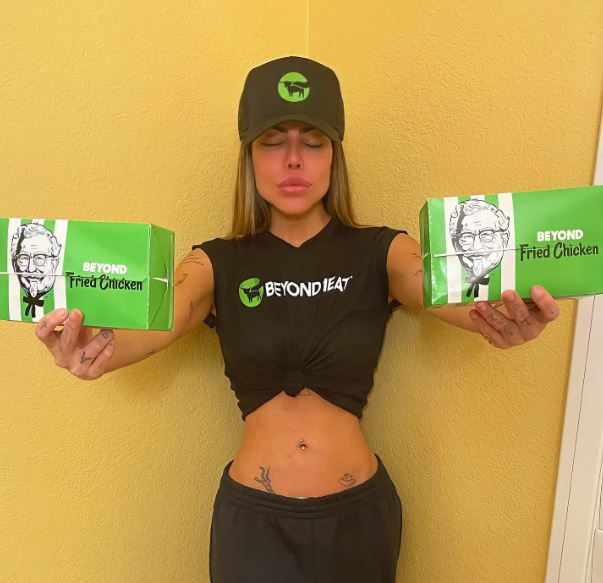 Liziane Gutierrez promotes many products