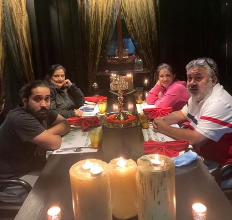 Mayank Pahwa with his father mother and sister