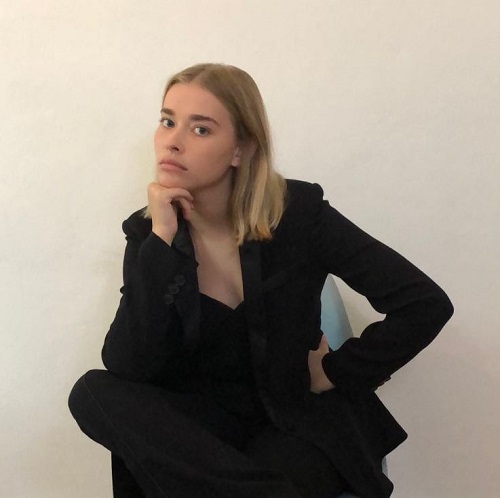 Milena Tscharntke worked in movies such as The New End (2018), Skam Germany (2018), and Isy Way Out (2018)