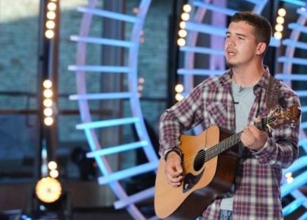 Noah Thompson appeared in American Idol 2022