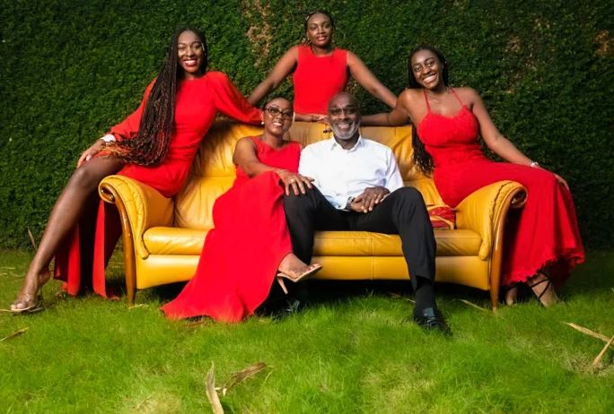 Olivia Yace with her dad mom and sisters