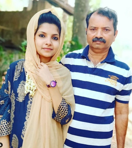 Rifa Mehnu with her father