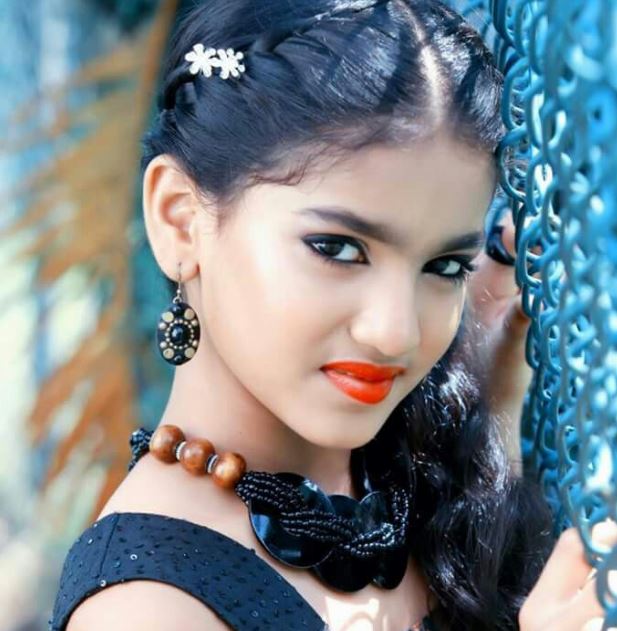 Saniya Iyappan old image