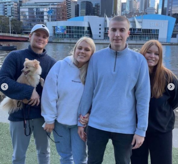 Summer with her siblings