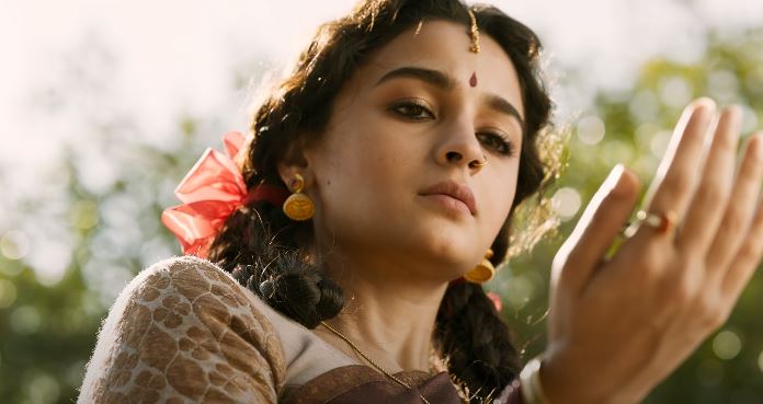 The gorgeous actress Alia Bhatt acted as Sita