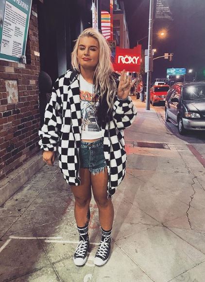 Toni Storm height