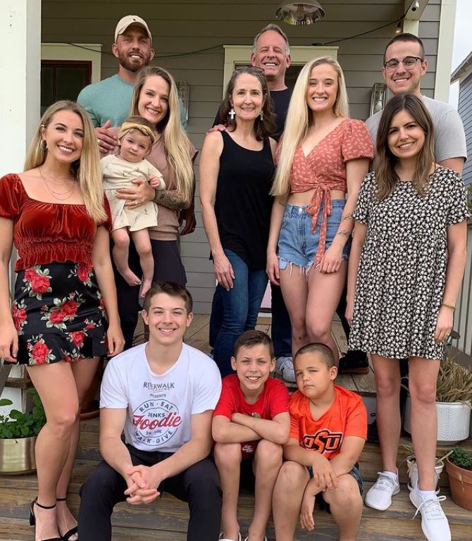Tori Meehan with her mom, dad and siblings