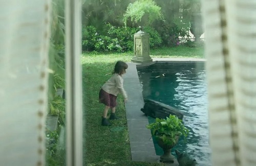 Trixie notices that Melinda has packed a bag and tosses it into the pool telling that they would not be going