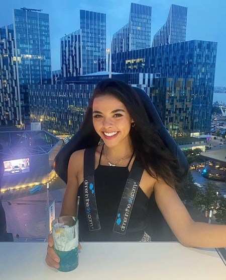 Vanessa Bauer Age, Birthday & Zodiac Sign