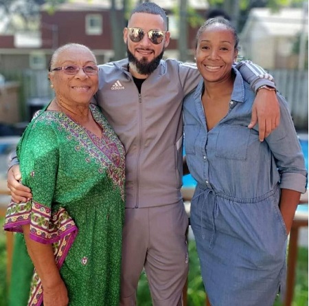Varda Etienne sister, mother and elder son