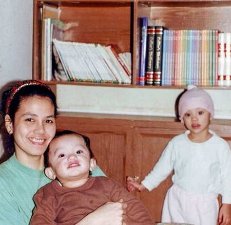 hasna Cabral old picture with her kids