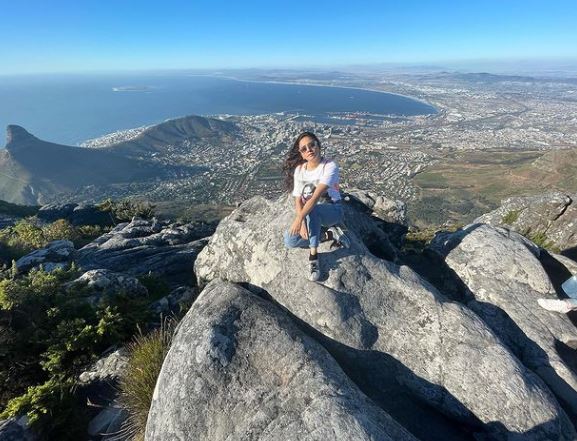 Amruta Khanvilkar is a traveler