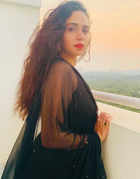 Amruta Khanvilkar is an actress