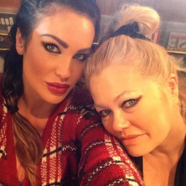 An old photo of Tara with her mom Linda McConachy