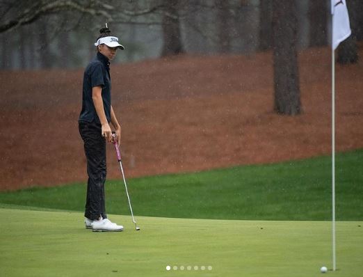 Anna Davis is a golfer