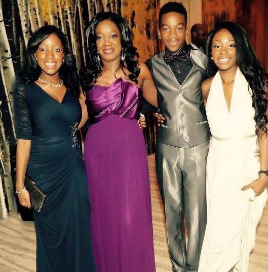 Chelsea with her mom and siblings