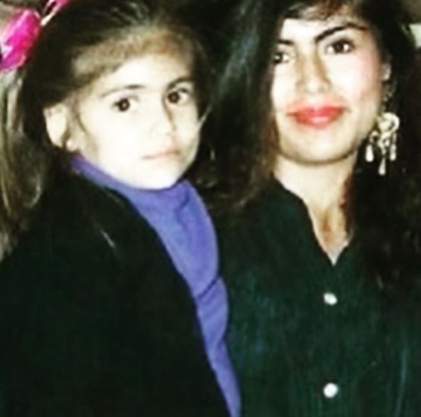 Childhood photo of Caroline with her mother Elizabeth Jacqueline
