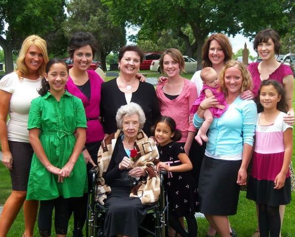 Cole with her family