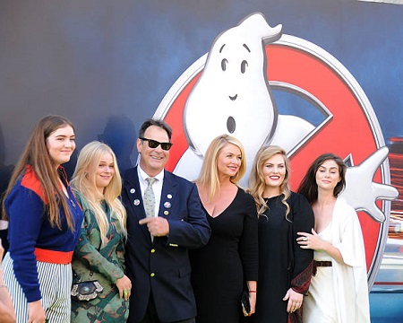 Donna Dixon Children, Affairs & Personal Life