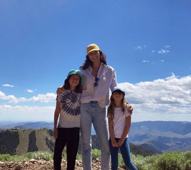 Emma Heming Willis with her two daughters