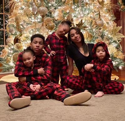 Gia Casey has five kids named Madison, London, Brooklyn, Logan and Jaxson