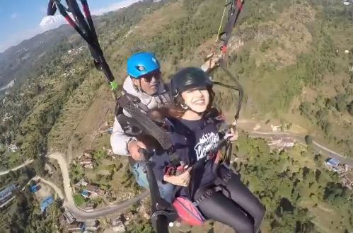 Kashika Kapoor experienced Paragliding