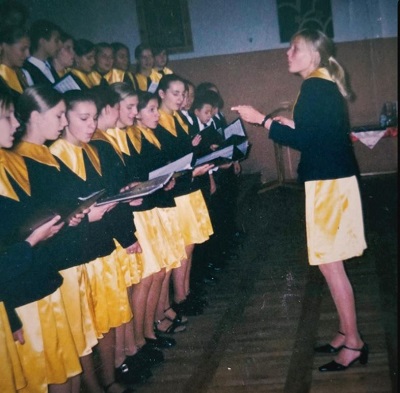 Magdalena Lamparska is a graduate of Aleksander Zelwerowicz State Theatre Academy