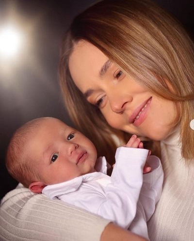 Magdalena Lamparska with her son Tymoteusz
