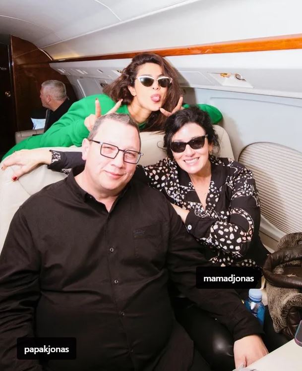 Malti Marie Chopra Jonas paternal grandparents Paul Kevin Jonas and Denise Jonas