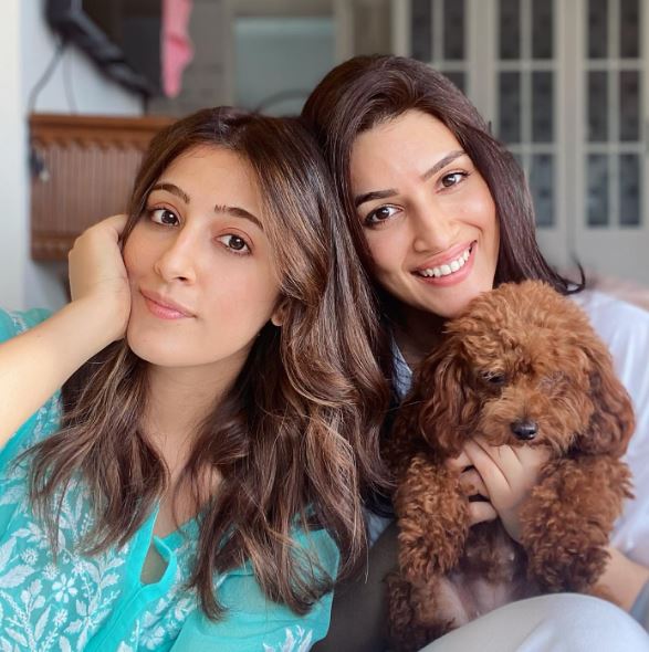 Nupur Sanon with her sister