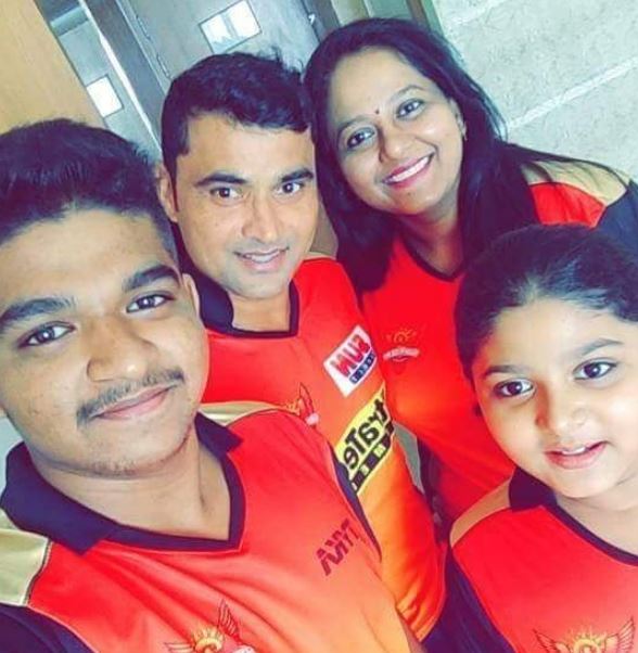 Pravin Tambe with his spouse son and daughter