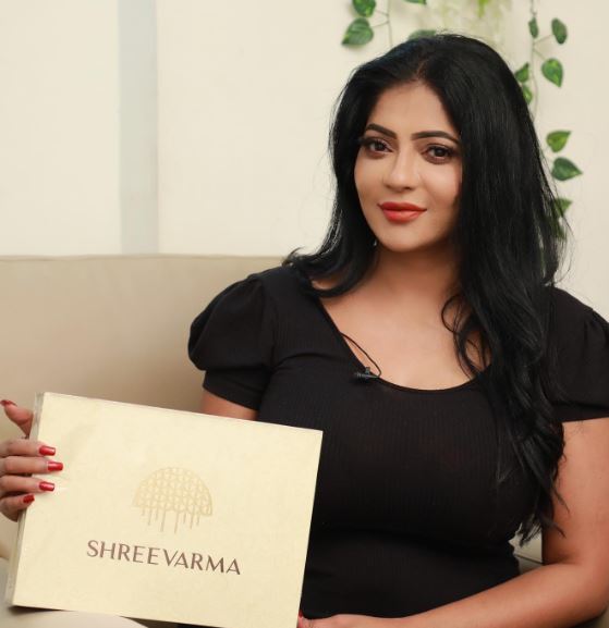 Reshma Pasupuleti promotes various products