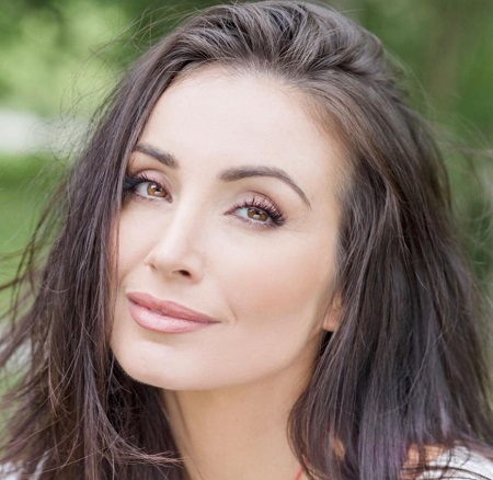Roxy Shahidi Wiki & Bio (Yoga)