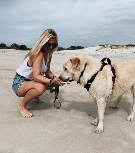 Rylie Walker loves dogs
