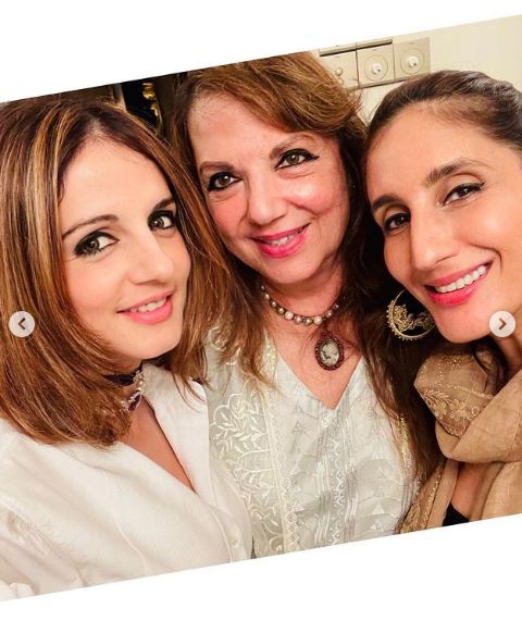 Sussanne Khan with her mother and sister