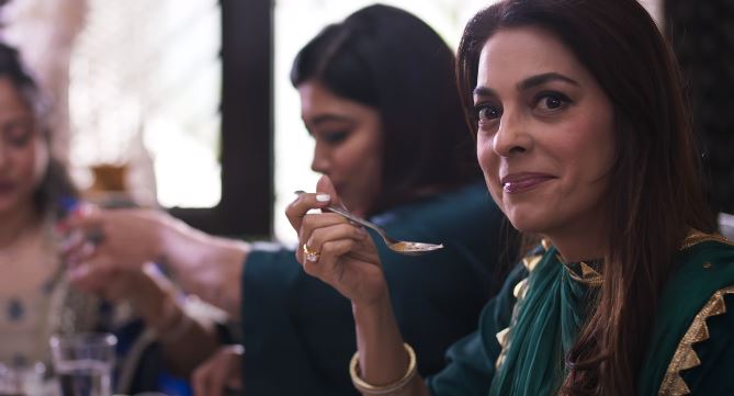 The female main character is player by Juhi Chawla
