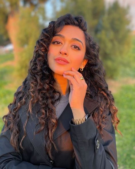 The gorgeous actress Gayatri Bhardwaj in the film