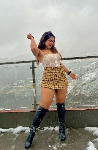 Twinkle Sharma height
