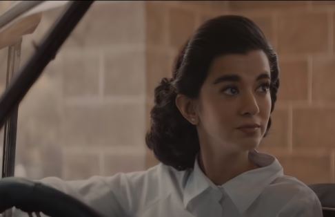 Actress Saba Azad appeared as Parwana Irani a.k.a Pipsy