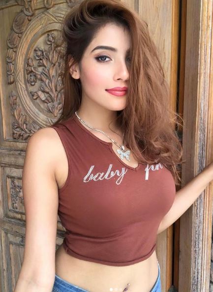Aditi Hundia bio