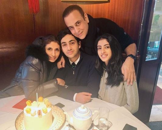 Agastya Nanda with his dad mom and sister