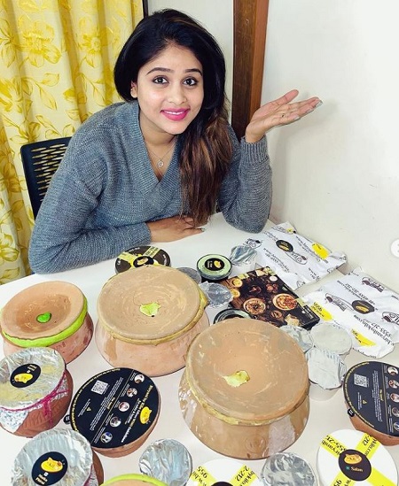 Akshaya Deodhar Age, Birthday & Zodiac Sign (Hardeek Joshi)