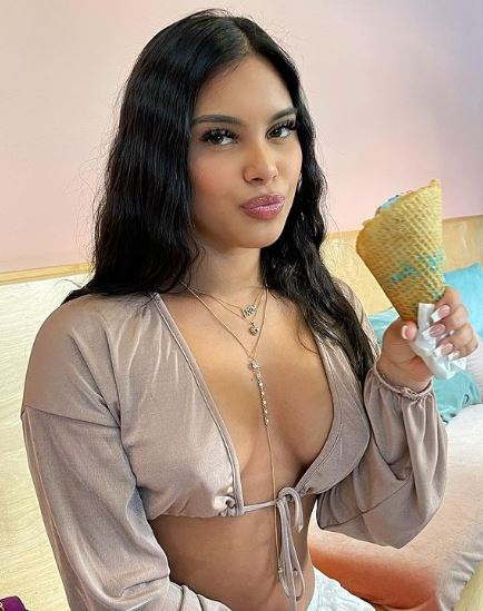 Aliana Mawla facts