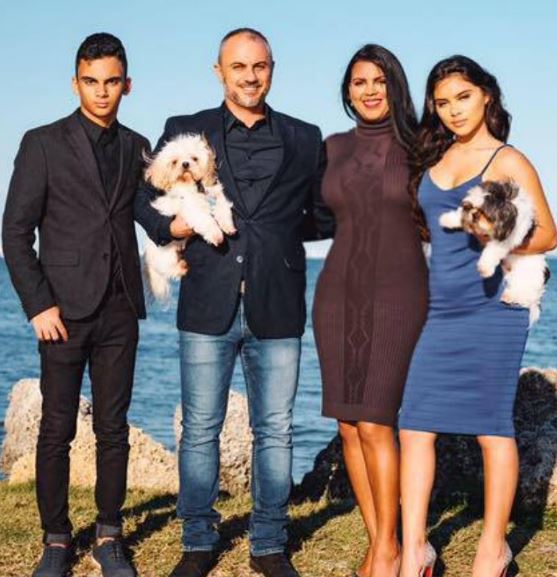 Aliana and her family