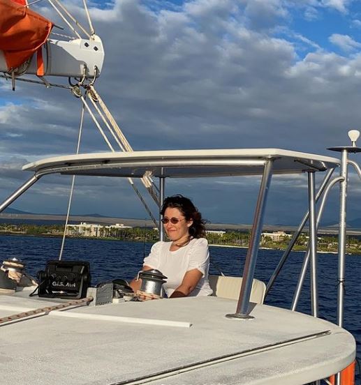 Dani Bowman likes boating