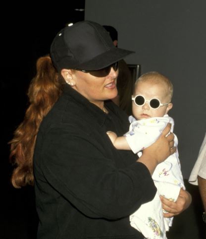 Elijah Judd old image with his mother