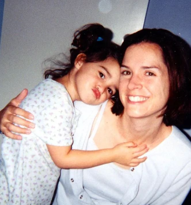 Emma Pasarow is very close to her mother Susan Pasarow