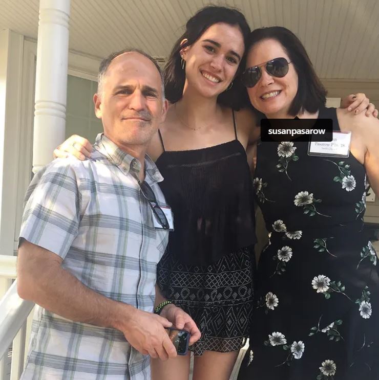 Emma Pasarow with her father Ted Pasarow and mother Susan Pasarow