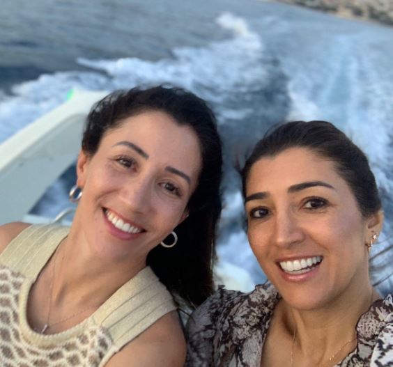 Fabiana and her sister Fernanda Flosi
